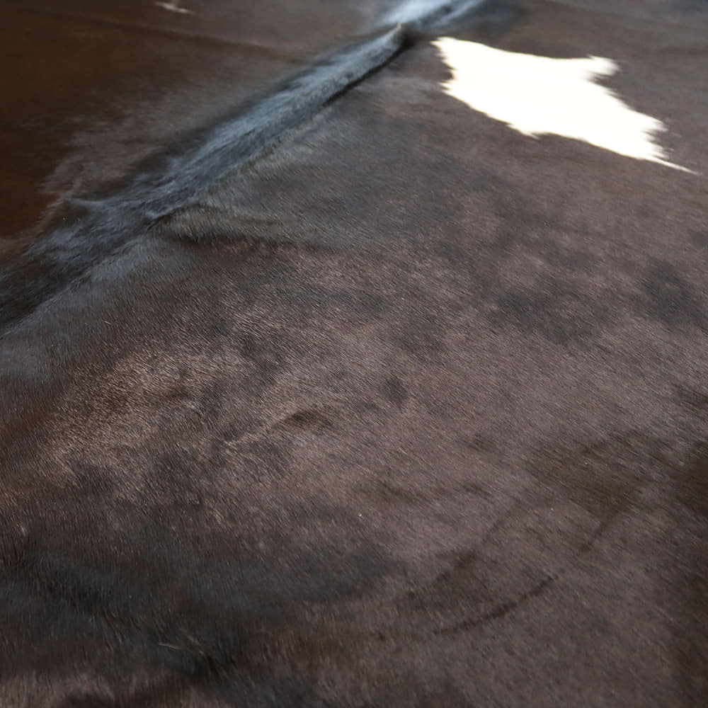 Kuhfell Schwarz-Weiß 210 × 165 cm, Artikelnummer 628 – Produktfoto 2